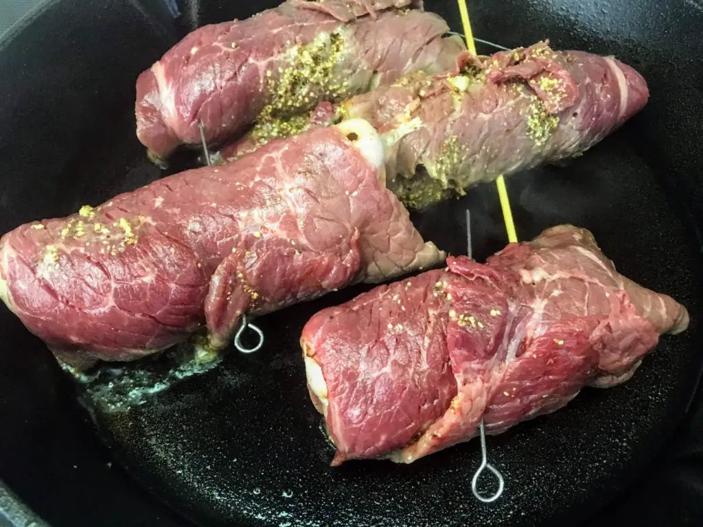 searing german beef rouladen