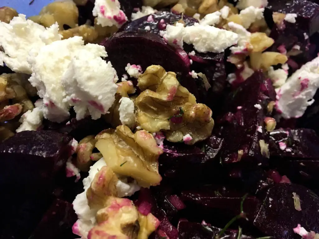 roasted beet salad with walnuts and goat cheese