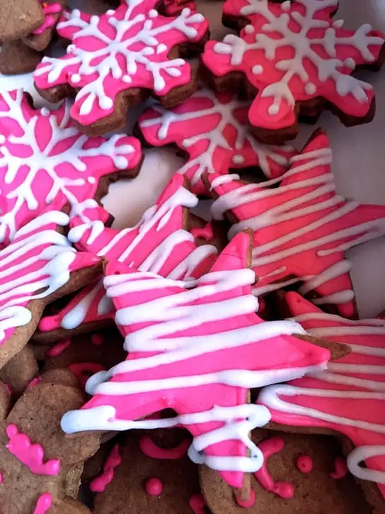 pink and white gingerbread cookies