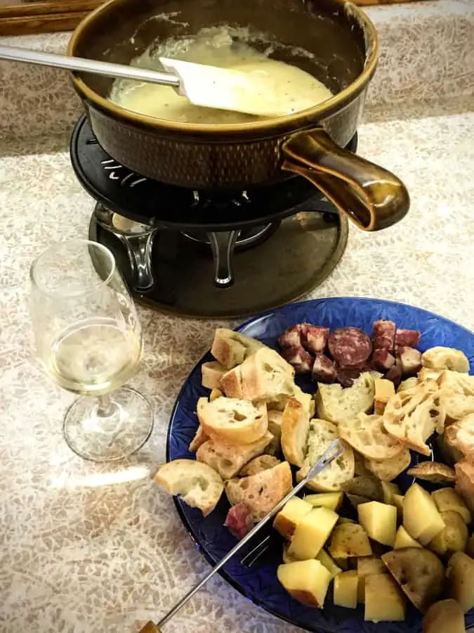 how to make cheese fondue taste amazing