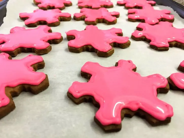 pink snowflake gingerbread cookies