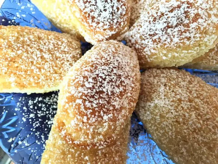 madeleines dusted with powdered sugar