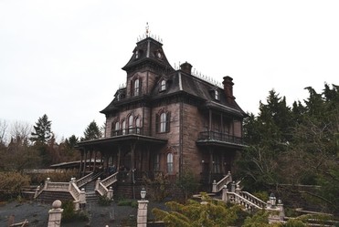 vintage haunted house